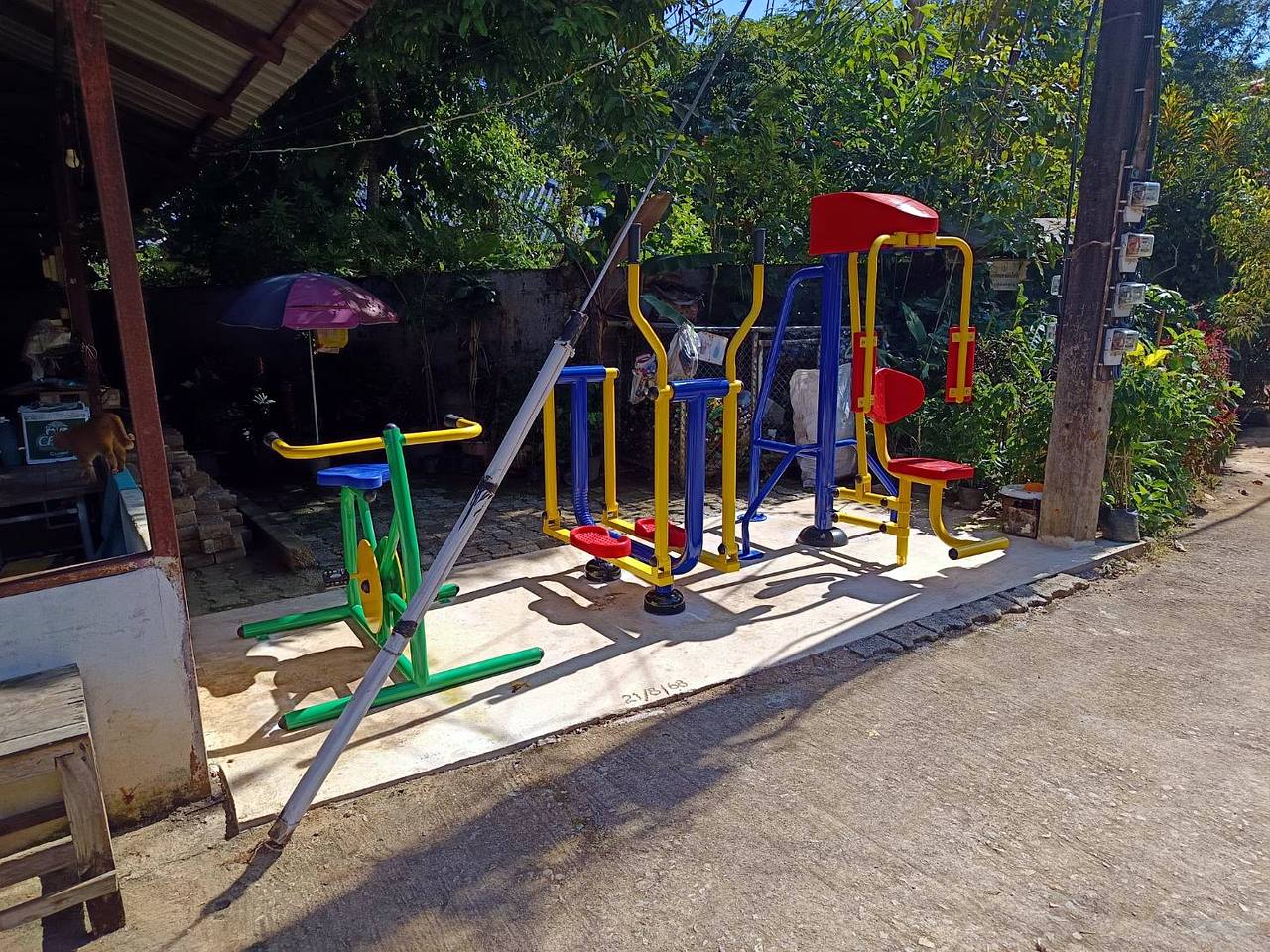 เครื่องออกกำลังกายกลางแจ้ง อบต.แม่ฟ้าหลวง อำเภอแม่ฟ้าหลวง จังหวัดเชียงราย