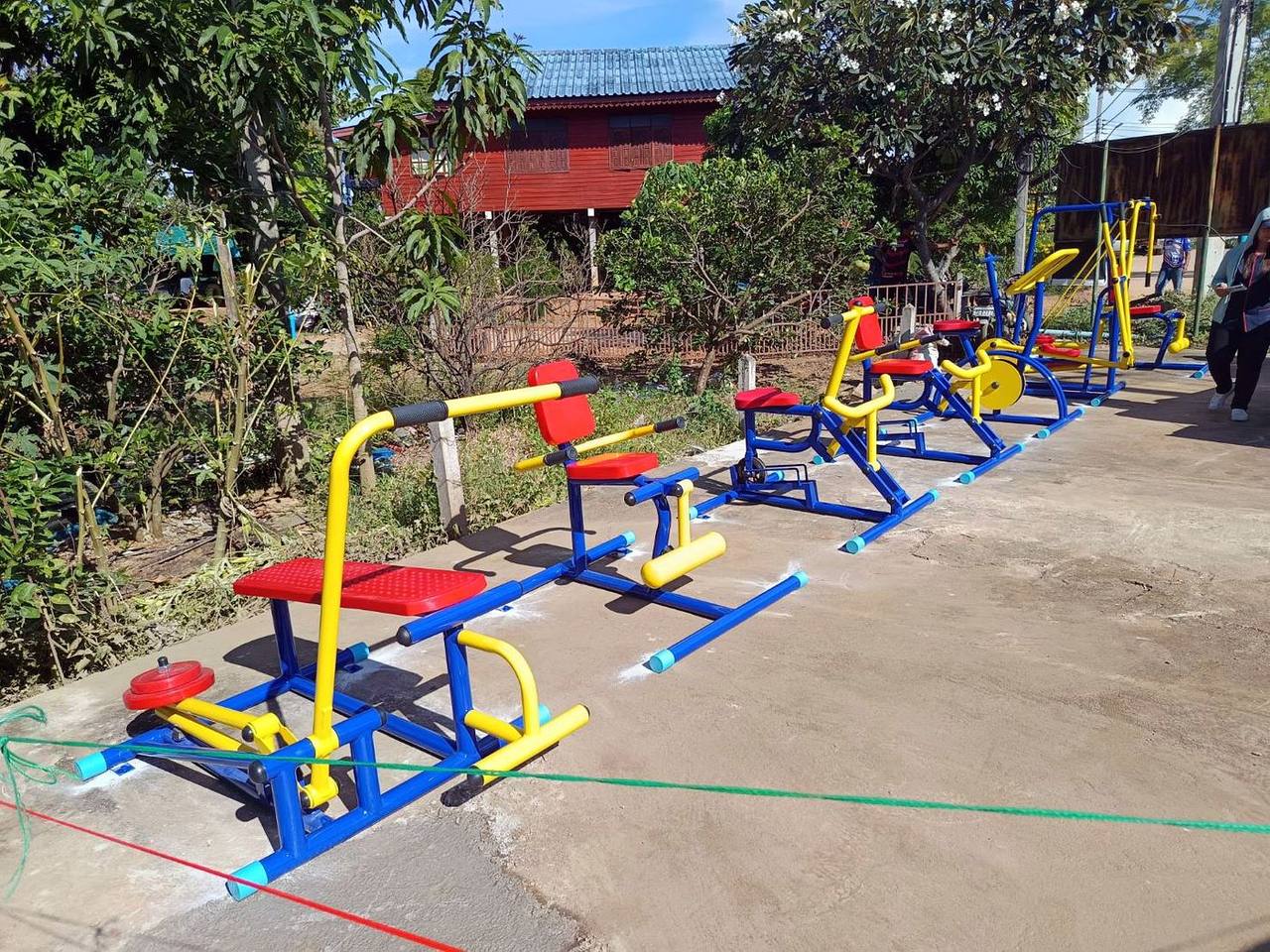 เครื่องออกกำลังกายกลางแจ้ง เทศบาลตำบลกงไกรลาศ อำเภอกงไกรลาศ จังหวัดสุโขทัย